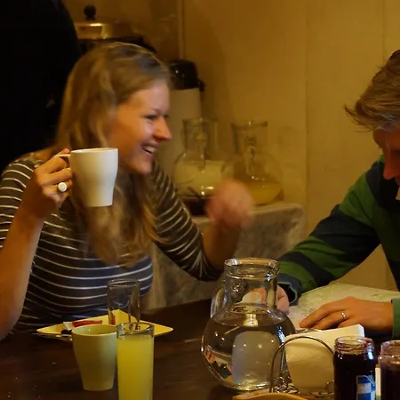 Mostel Hub And Vandrerhjem