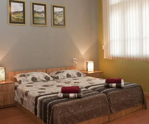 Mostel Hub And Vandrarhem *