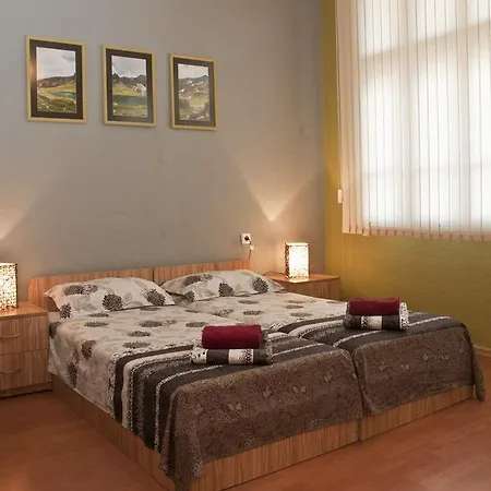 Mostel Hub And Hostel *