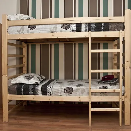 Hostel Mostel Hub And *