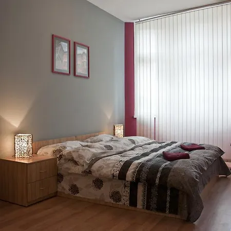 Hostel Mostel Hub And *